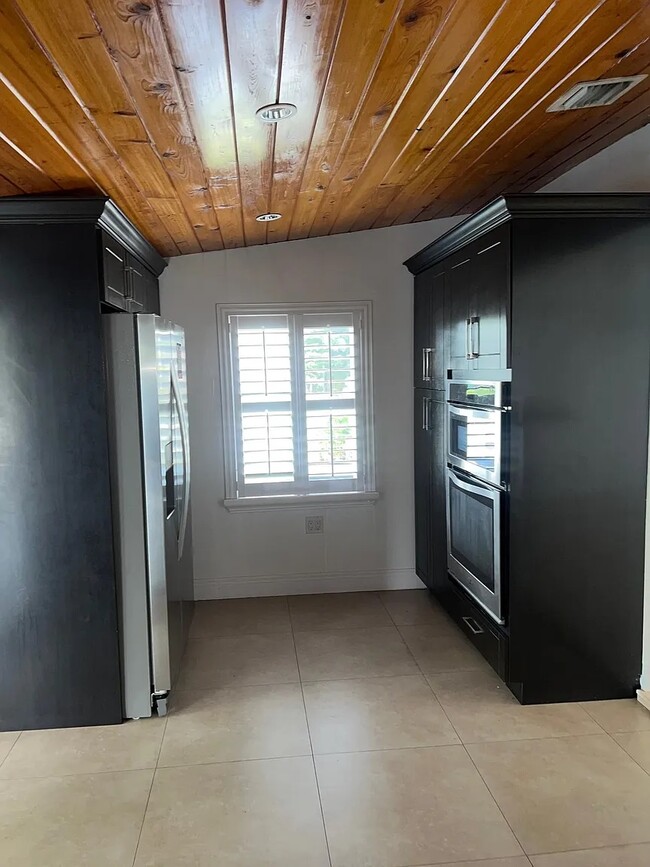 11430 SW 47th St in Miami, FL - Building Photo - Building Photo
