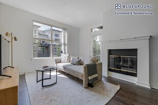 11000 NE 10th St in Bellevue, WA - Building Photo