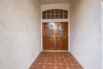 2012 Calle Las Brisas in Bakersfield, CA - Building Photo - Building Photo