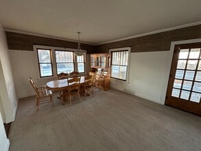 417 Albany Ave NE in Orange City, IA - Building Photo - Building Photo