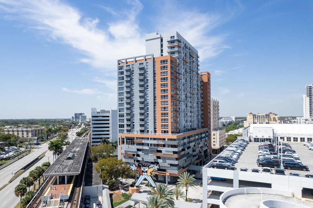 Motion at Dadeland in Miami, FL - Foto de edificio