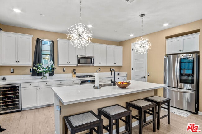 720 Grace Ave in Inglewood, CA - Building Photo - Building Photo