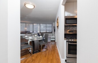 175 E 96th St in New York, NY - Building Photo - Building Photo