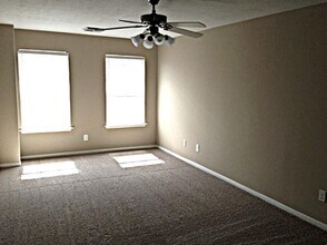 823 Seabourne Meadow Dr in Rosenberg, TX - Building Photo - Building Photo