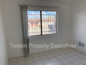 5764 S Park Ave in Tucson, AZ - Building Photo - Building Photo