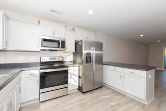 132 Smallwood Rd in Hubert, NC - Building Photo - Building Photo