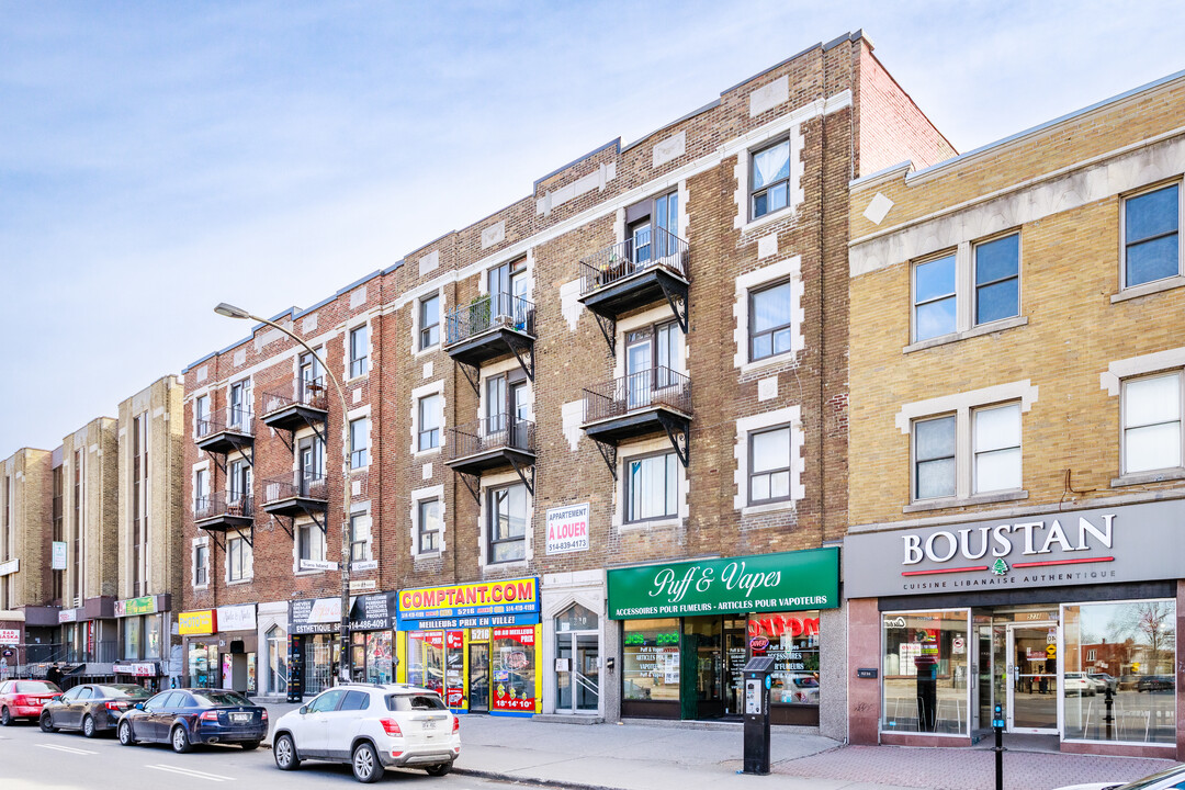 5220 Queen-Mary Ch in Montréal, QC - Building Photo