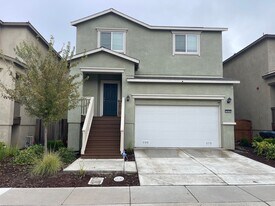 1624 Silvershire Dr in Stockton, CA - Building Photo