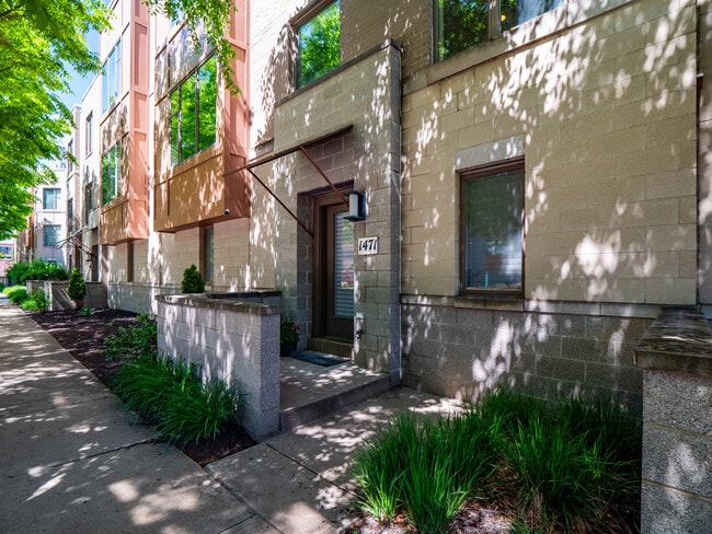 property at 1471 Lindazzo Ave