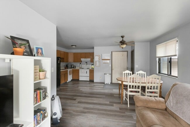 271 Shannon Ct in Plover, WI - Building Photo - Building Photo