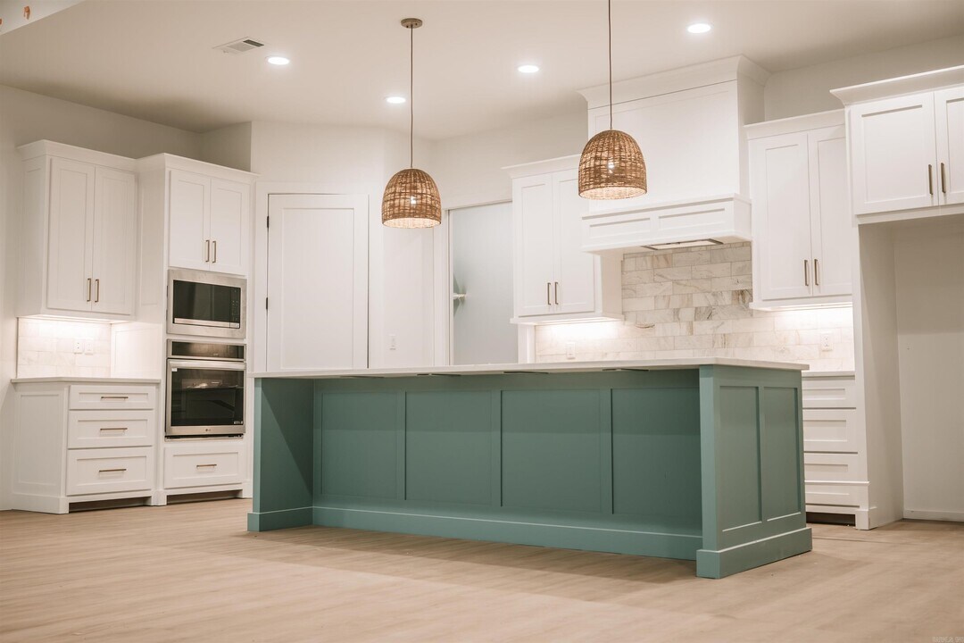 18100 Rosemary Way in Little Rock, AR - Building Photo