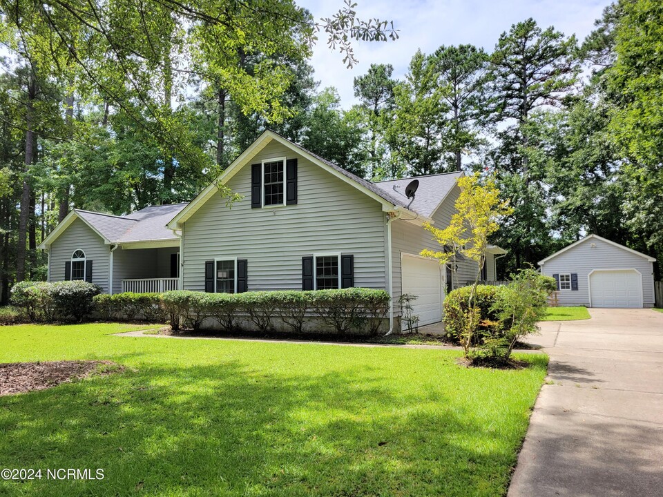 7103 Brigantine Blvd in Oriental, NC - Building Photo