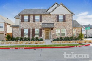 1113 Aylesbury Rd in Saginaw, TX - Building Photo