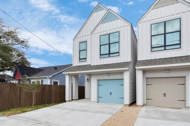 property at 5043 Jefferson St