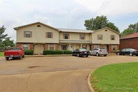 Building Photo - 817 S West St Apartments in Sikeston, Missouri