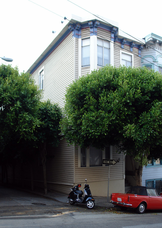 1351 Sacramento St in San Francisco, CA - Foto de edificio - Building Photo