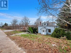 79 Poyntz St in Penetanguishene, ON - Building Photo - Building Photo