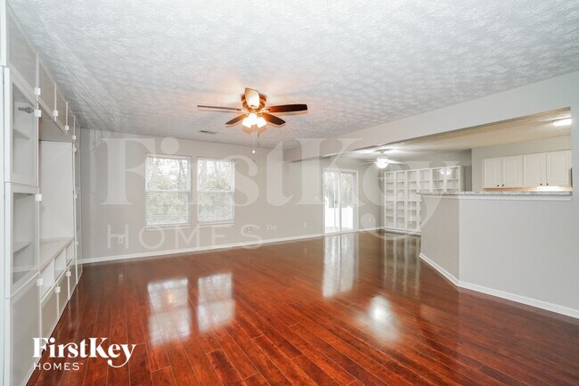 4861 Fosterson Dr in Lockbourne, OH - Building Photo - Building Photo