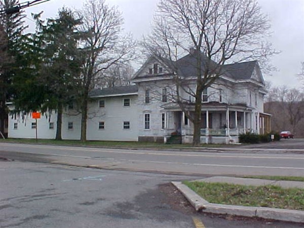 144 Clinton Ave in Cortland, NY - Building Photo