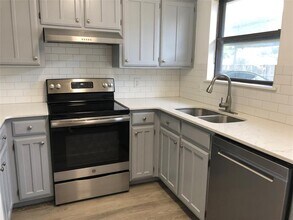 2403 Kingsford Ct in Arlington, TX - Building Photo - Building Photo