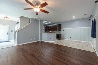 336 Capella Oaks Ln in Dickinson, TX - Building Photo - Building Photo