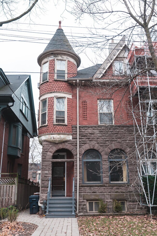 property at 90 Walmer Rd