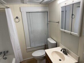 606 Whiting Ave, Unit #3 in San Antonio, TX - Foto de edificio - Building Photo