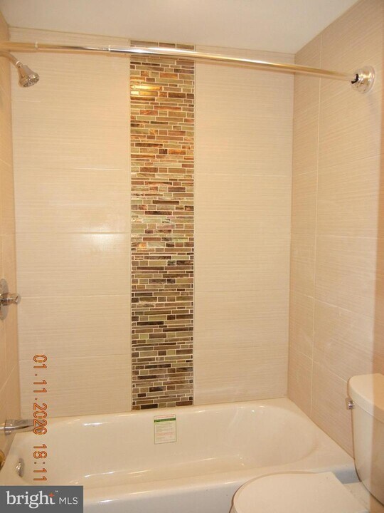 1003 Tasker St-Unit -1 in Philadelphia, PA - Building Photo