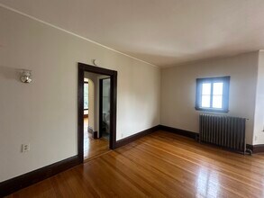 72 Thurston St, Unit 2 in Somerville, MA - Building Photo - Building Photo