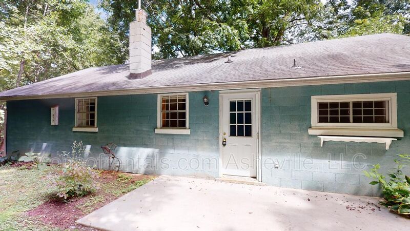 420 Old Buckeye Cove Rd in Swannanoa, NC - Building Photo