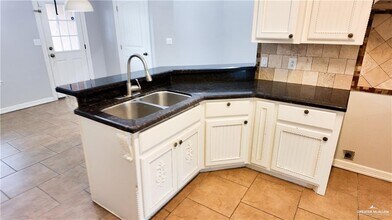 12 Linva Ave in Edinburg, TX - Building Photo - Building Photo