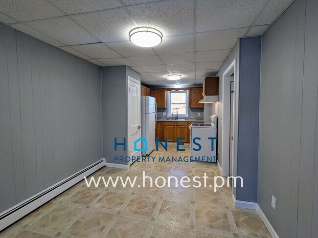 83 Kennedy Memorial Dr in Waterville, ME - Building Photo - Building Photo