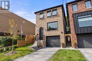12 Glenside Ave in Toronto, ON - Building Photo