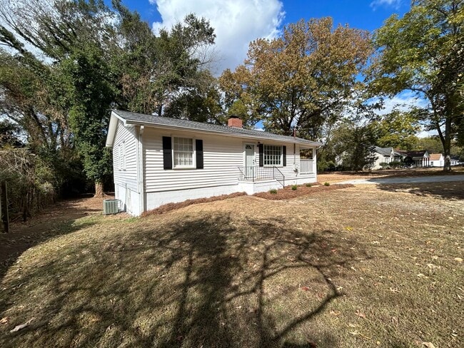 property at 22 Blacks Bluff Rd SW