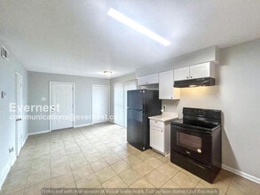 2645 Eastbrook Dr in Horn Lake, MS - Foto de edificio - Building Photo