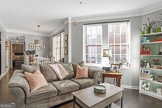 800 Peachtree St NE, Unit 8219 in Atlanta, GA - Building Photo - Building Photo