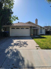 209 Zolder St in Hemet, CA - Foto de edificio - Building Photo