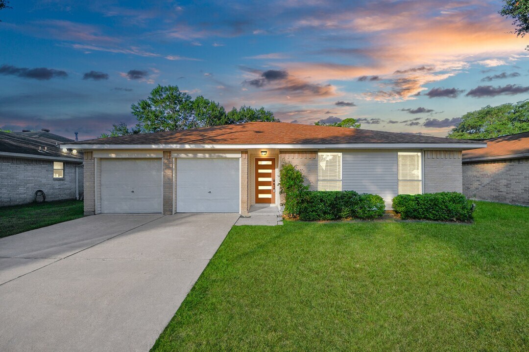 1322 Silver Morning Dr in Katy, TX - Building Photo