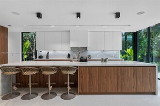 4040 Kiaora St in Miami, FL - Building Photo - Building Photo