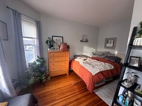 876 Adams St, Unit #3 in Boston, MA - Foto de edificio - Building Photo