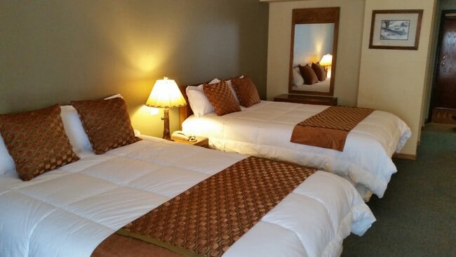 Rib Mountain Inn in Wausau, WI - Building Photo - Building Photo
