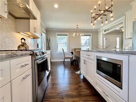 24 1/2 Stockholm St in Newport, RI - Building Photo