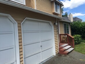 12707 87th Ct NE in Kirkland, WA - Building Photo - Building Photo
