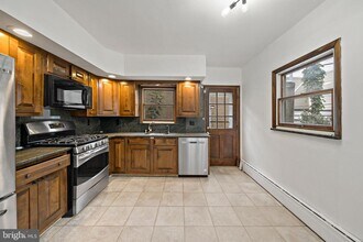 1122 McClellan St in Philadelphia, PA - Building Photo - Building Photo