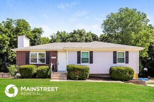 1104 NE Lindsay Ave in Lee's Summit, MO - Building Photo