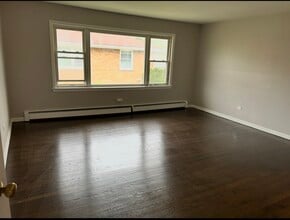 1039 David Dr, Unit 2E in Bensenville, IL - Building Photo - Building Photo