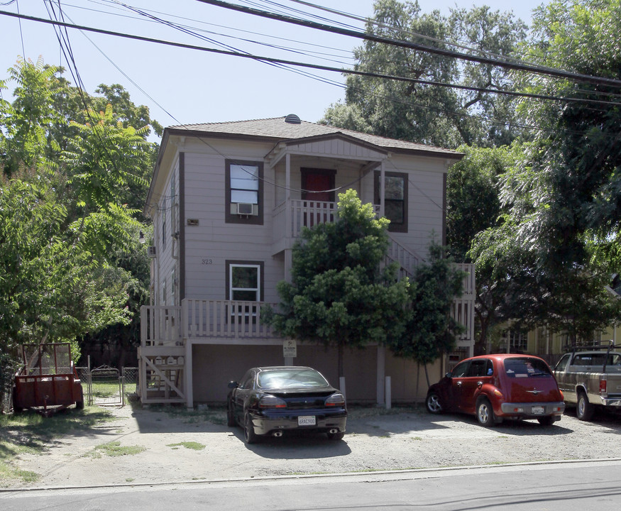 321 4th St in West Sacramento, CA - Building Photo