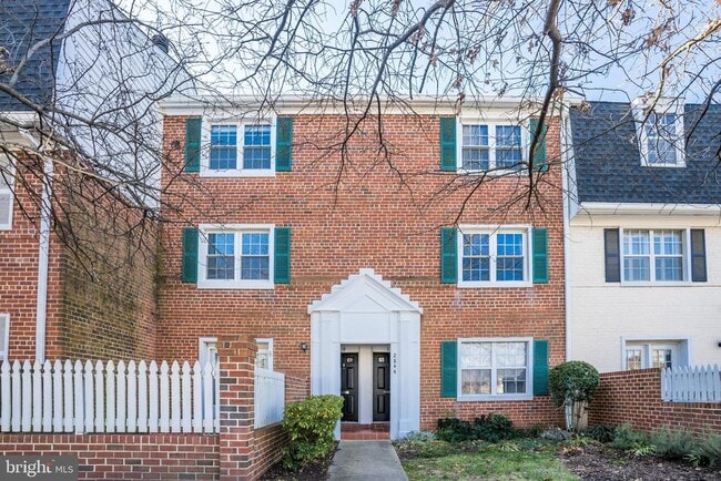 2844-A S Wakefield St in Arlington, VA - Building Photo - Building Photo