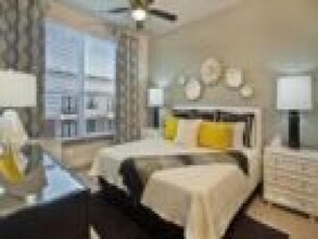 5720 Carnegie Blvd-Unit -TT- #26135-1 GP in Charlotte, NC - Foto de edificio - Building Photo