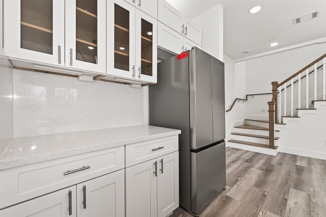 property at 5304 Lynnfield St